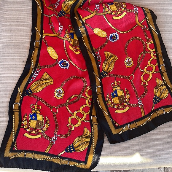 Beautiful Equestrian Silk Scarf - Picture 3 of 4